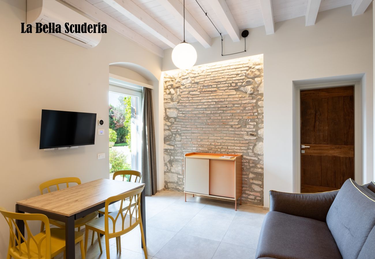 Residence in San Felice del Benaco - Palazzo Trevignane - La Bella Scuderia