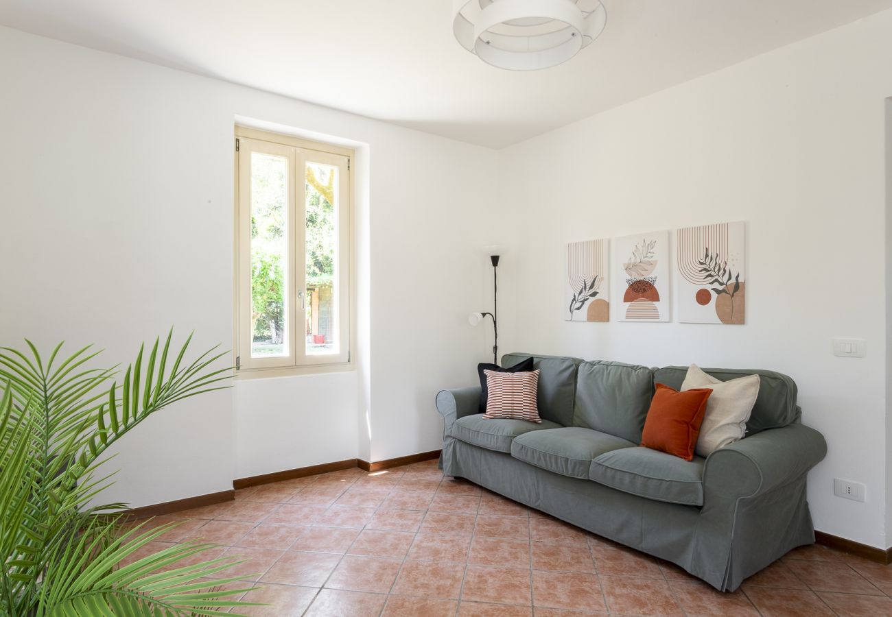 Chalet in Salò - Villetta Paradiso by Garda FeWo