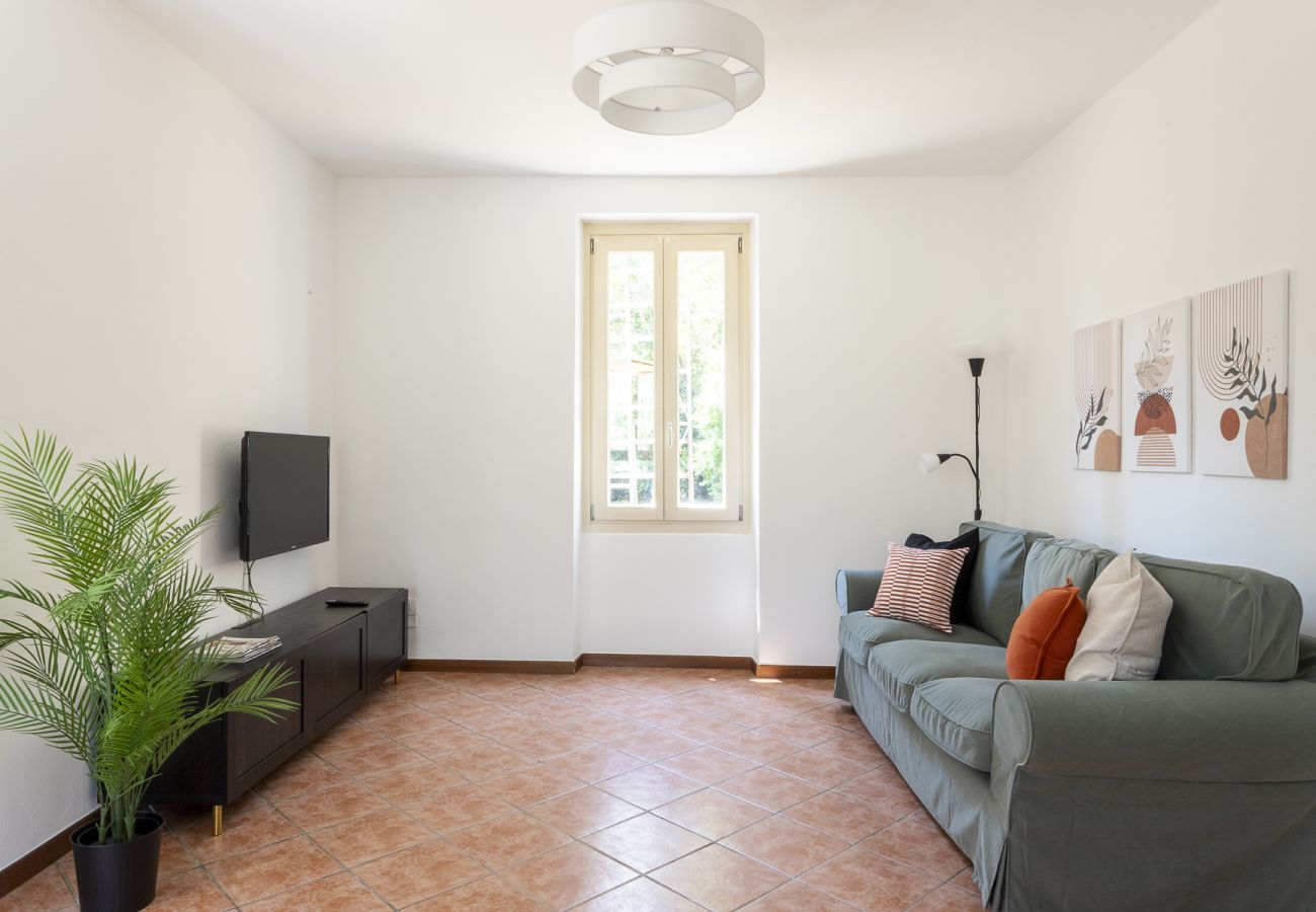 Chalet in Salò - Villetta Paradiso by Garda FeWo