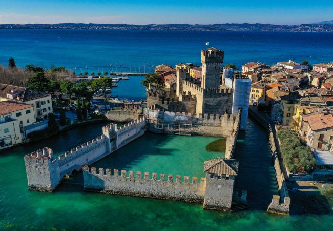 Appartamento a Sirmione - 74 Desenzanoloft Eden LAKE VIEW AND PRIVATE BEACH Appartamento a Sirmione - 74 Desenzanoloft Eden LAKE VIEW AND PRIVATE BEACH