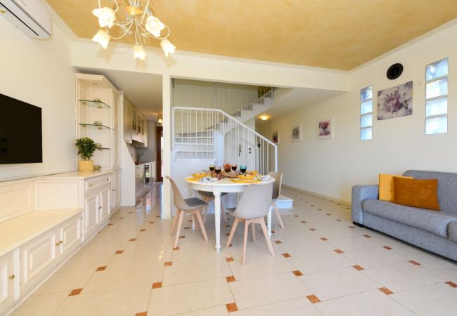 Appartamento a Sirmione - 74 Desenzanoloft Eden LAKE VIEW AND PRIVATE BEACH Appartamento a Sirmione - 74 Desenzanoloft Eden LAKE VIEW AND PRIVATE BEACH