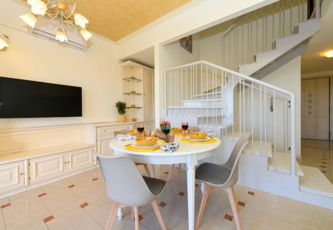 Appartamento a Sirmione - 74 Desenzanoloft Eden LAKE VIEW AND PRIVATE BEACH Appartamento a Sirmione - 74 Desenzanoloft Eden LAKE VIEW AND PRIVATE BEACH