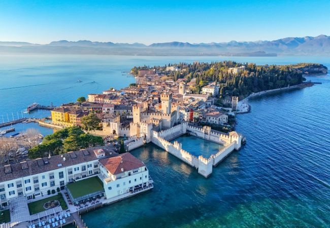 Appartamento a Sirmione - 74 Desenzanoloft Eden LAKE VIEW AND PRIVATE BEACH Appartamento a Sirmione - 74 Desenzanoloft Eden LAKE VIEW AND PRIVATE BEACH