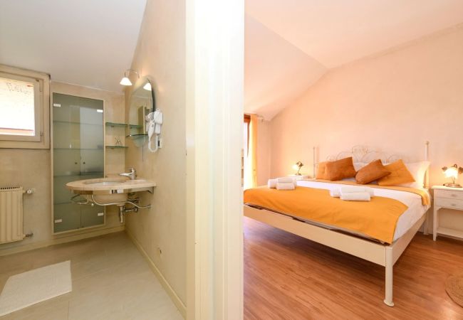 Appartamento a Sirmione - 74 Desenzanoloft Eden LAKE VIEW AND PRIVATE BEACH Appartamento a Sirmione - 74 Desenzanoloft Eden LAKE VIEW AND PRIVATE BEACH