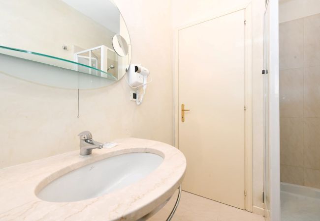 Appartamento a Sirmione - 74 Desenzanoloft Eden LAKE VIEW AND PRIVATE BEACH Appartamento a Sirmione - 74 Desenzanoloft Eden LAKE VIEW AND PRIVATE BEACH