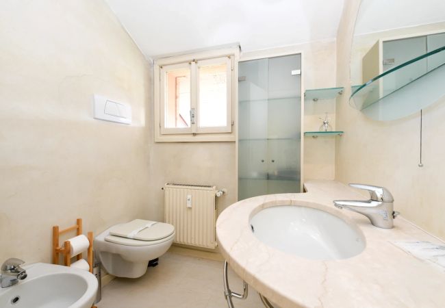 Appartamento a Sirmione - 74 Desenzanoloft Eden LAKE VIEW AND PRIVATE BEACH Appartamento a Sirmione - 74 Desenzanoloft Eden LAKE VIEW AND PRIVATE BEACH