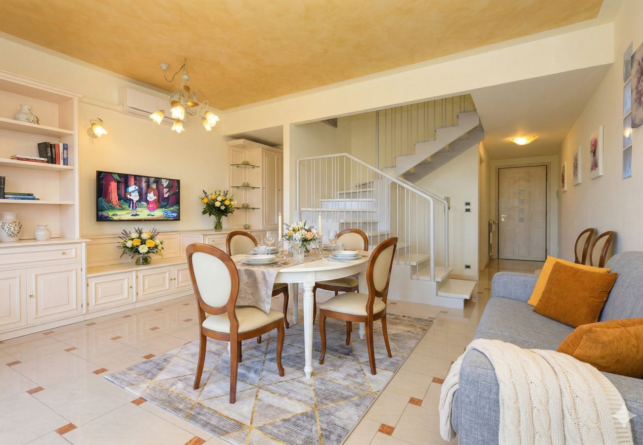 Appartamento a Sirmione - 74 Desenzanoloft Eden LAKE VIEW AND PRIVATE BEACH