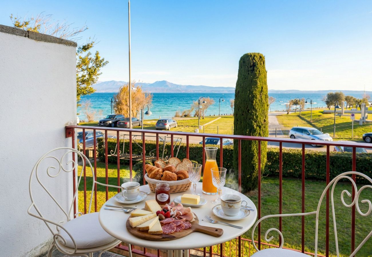 Appartamento a Sirmione - 74 Desenzanoloft Eden LAKE VIEW AND PRIVATE BEACH
