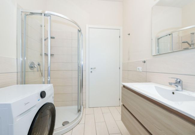 Appartamento a Desenzano del Garda - 002 - A CASA DI SARA ..... Appartamento a Desenzano del Garda - 002 - A CASA DI SARA .....