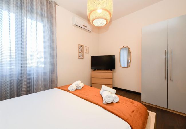 Appartamento a Desenzano del Garda - 002 - A CASA DI SARA ..... Appartamento a Desenzano del Garda - 002 - A CASA DI SARA .....