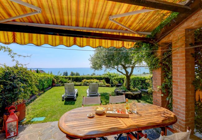 Appartamento a Moniga del Garda - Guesthouse Vaja Appartamento a Moniga del Garda - Guesthouse Vaja