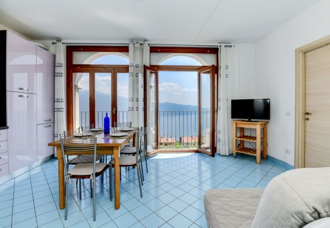 Appartamento a Tignale - Riel 4 by Garda FeWo Appartamento a Tignale - Riel 4 by Garda FeWo