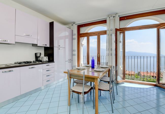 Appartamento a Tignale - Riel 4 by Garda FeWo Appartamento a Tignale - Riel 4 by Garda FeWo