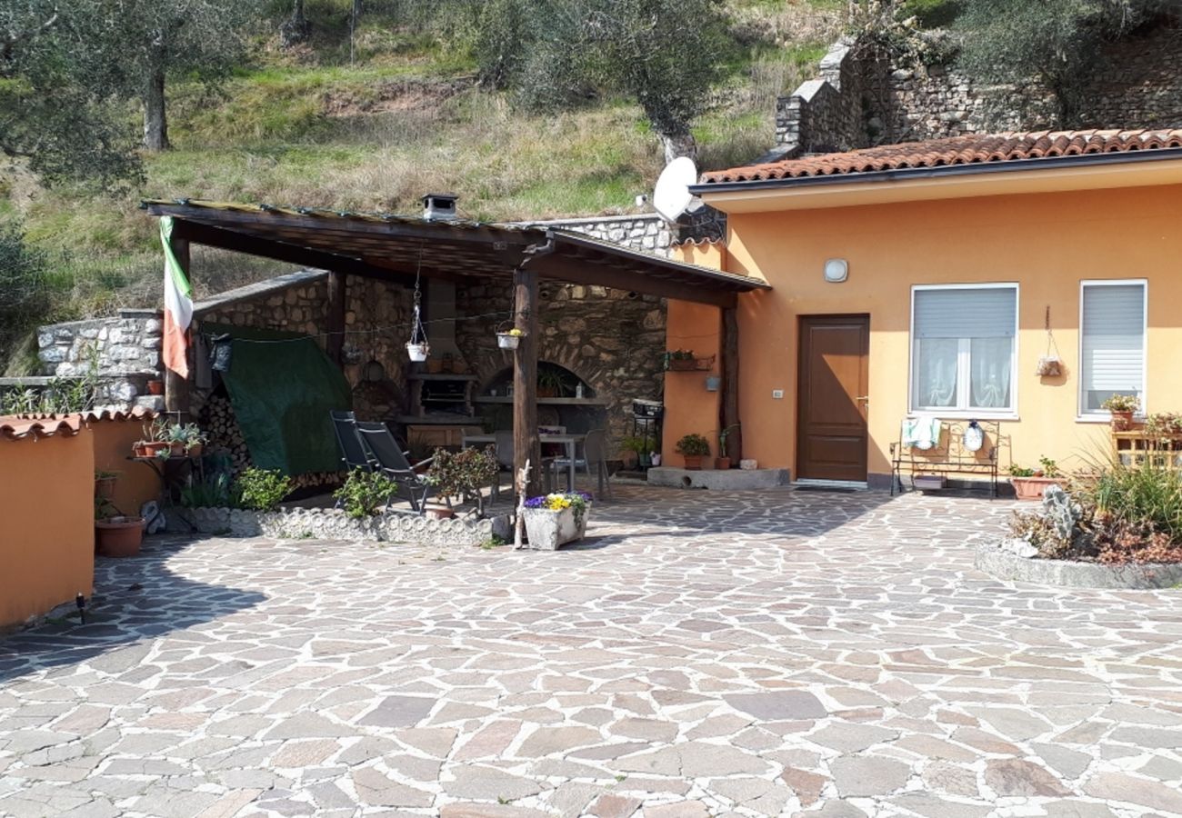 Studio a Gargnano - Casa Tatiana by Garda FeWo