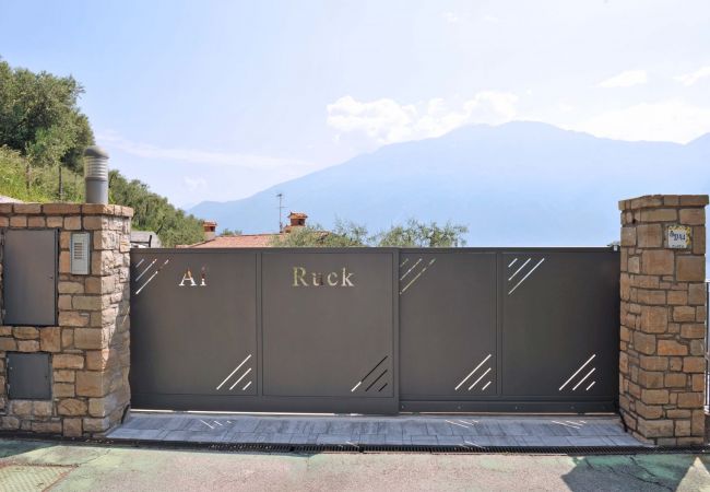 Appartamento a Limone sul Garda - Ai Ruck 2 by Garda FeWo Appartamento a Limone sul Garda - Ai Ruck 2 by Garda FeWo