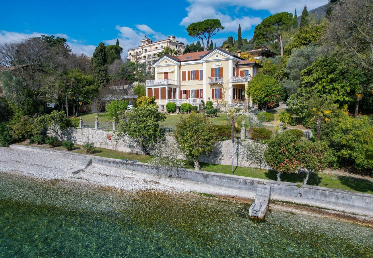 Villa a Gardone Riviera - Villa Magnolia a Lago by Garda FeWo