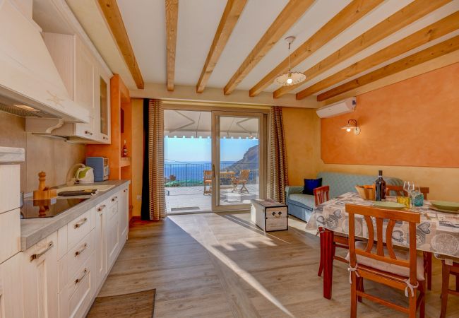 Appartamento a Tignale - Principe - adults only apartment Appartamento a Tignale - Principe - adults only apartment