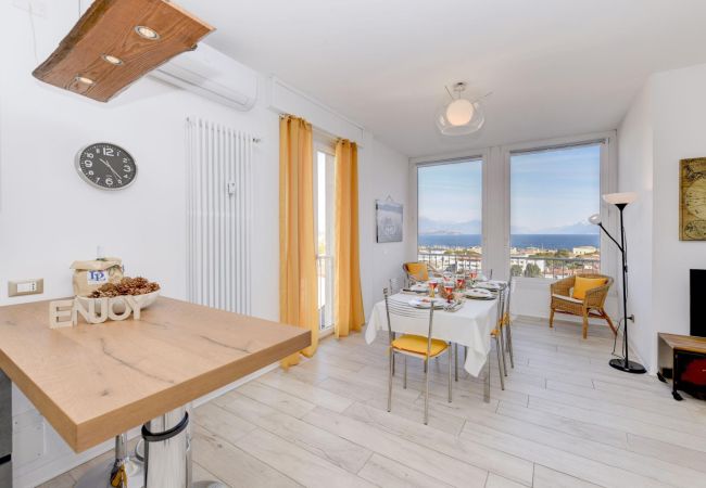 Appartamento a Desenzano del Garda - 46 -La Finestra sul Lago Appartamento a Desenzano del Garda - 46 -La Finestra sul Lago