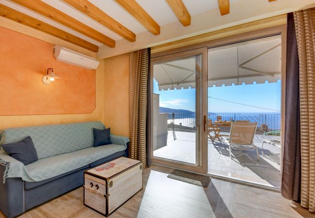 Appartamento a Tignale - Conte - adults only apartment Appartamento a Tignale - Conte - adults only apartment