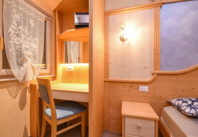 Appartamento a Tignale - Conte - adults only apartment Appartamento a Tignale - Conte - adults only apartment