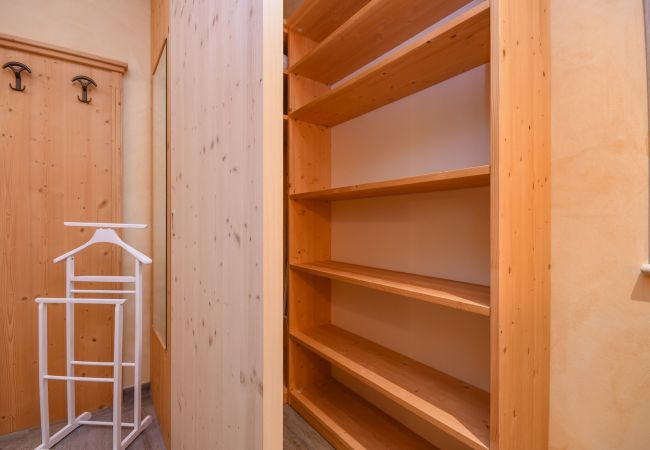 Appartamento a Tignale - Conte - adults only apartment Appartamento a Tignale - Conte - adults only apartment