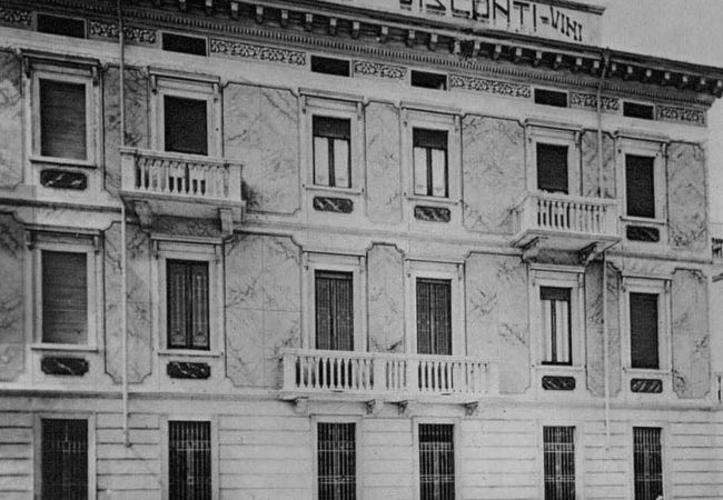 Appartamento a Desenzano del Garda - 77 -  Collo lungo Giallo Appartamento a Desenzano del Garda - 77 -  Collo lungo Giallo