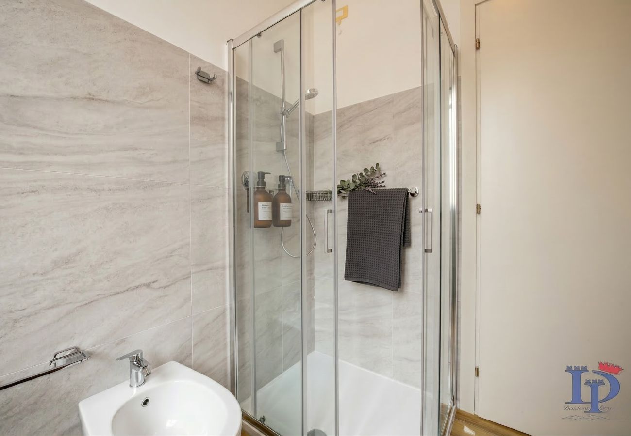 Appartamento a Desenzano del Garda - 77 -  Collo lungo Giallo