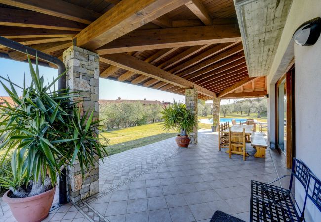 Villa a Manerba del Garda - Villa Oleander