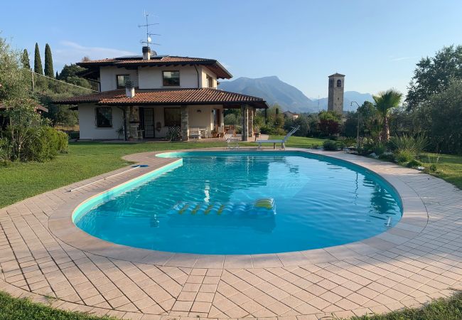 Villa a Manerba del Garda - Villa Oleander