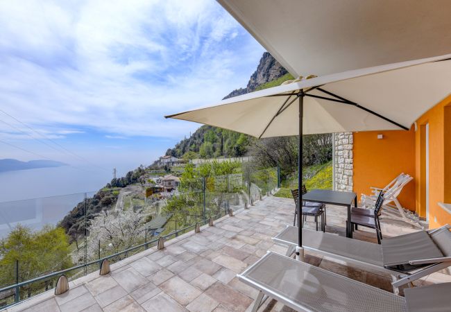 Appartamento a Tignale - Orange House Relax Appartamento a Tignale - Orange House Relax