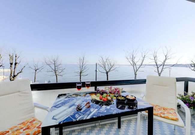 Appartamento a Desenzano del Garda - 28-Desenzanoloft : CHARMING ON THE LAKE Appartamento a Desenzano del Garda - 28-Desenzanoloft : CHARMING ON THE LAKE