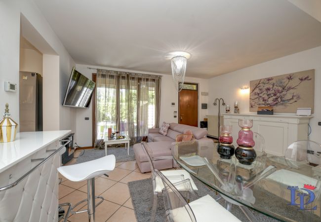 Villa a Desenzano del Garda - 20- LUXURYSUITE WITH JACUZZI AND GARDEN