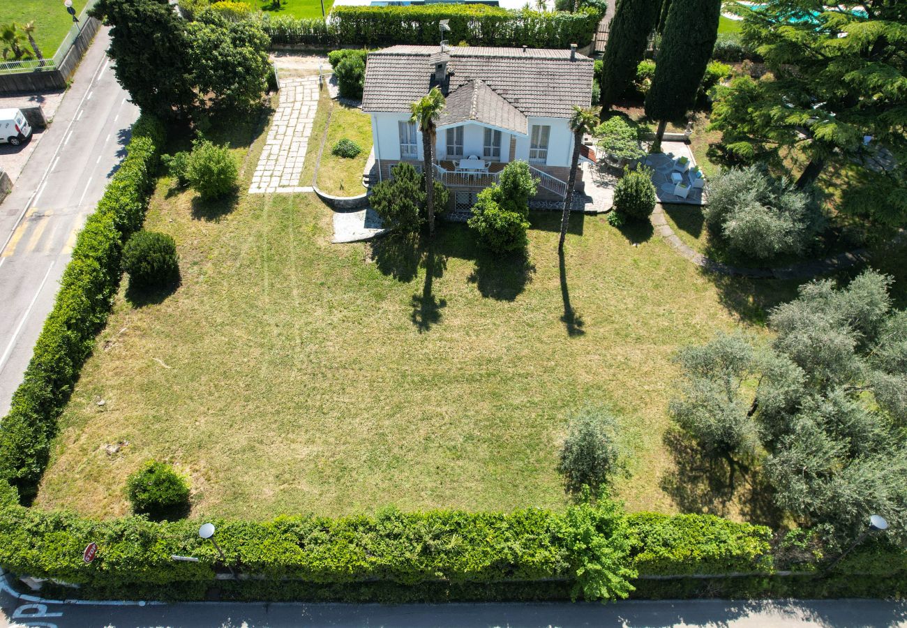 Villa a Manerba del Garda - Villa Bardo