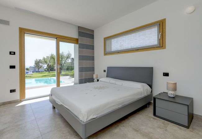 Villa a Moniga del Garda - Villa Easy Life by Garda FeWo