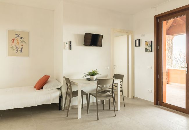 Agriturismo a Polpenazze del Garda - Agriturismo Sentieri del Vino - Lago Lucone Agriturismo a Polpenazze del Garda - Agriturismo Sentieri del Vino - Lago Lucone