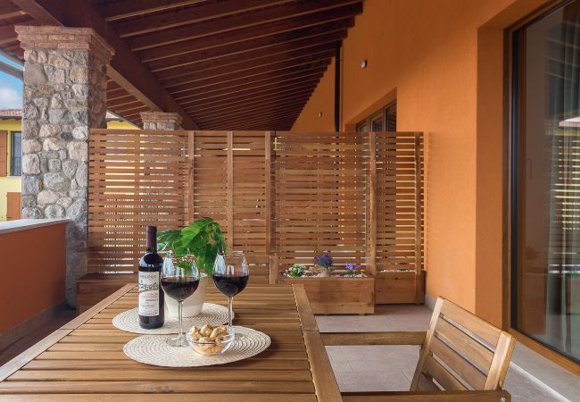 Agriturismo a Polpenazze del Garda - Agriturismo Sentieri del Vino - Lago Lucone Agriturismo a Polpenazze del Garda - Agriturismo Sentieri del Vino - Lago Lucone