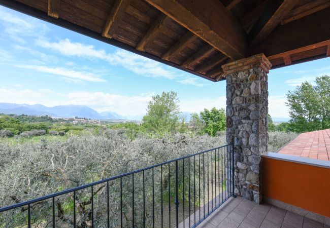 Agriturismo a Polpenazze del Garda - Agriturismo Sentieri del Vino - Lago Lucone Agriturismo a Polpenazze del Garda - Agriturismo Sentieri del Vino - Lago Lucone