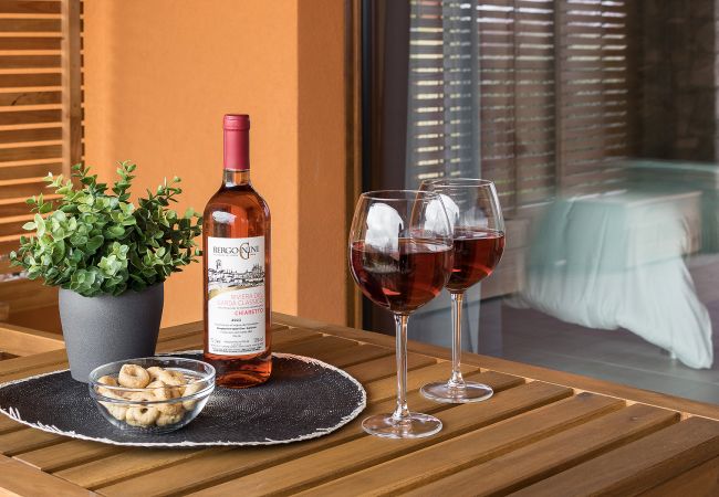 Agriturismo a Polpenazze del Garda - Agriturismo Sentieri del Vino - Il Ciliegio Agriturismo a Polpenazze del Garda - Agriturismo Sentieri del Vino - Il Ciliegio