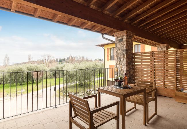 Agriturismo a Polpenazze del Garda - Agriturismo Sentieri del Vino - Il Ciliegio Agriturismo a Polpenazze del Garda - Agriturismo Sentieri del Vino - Il Ciliegio