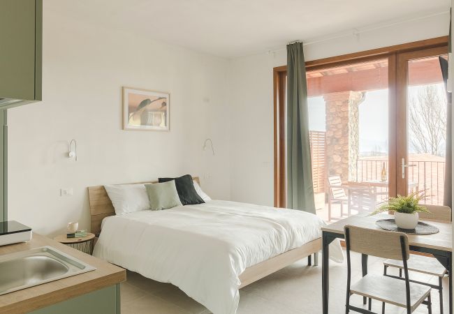 Agriturismo a Polpenazze del Garda - Agriturismo Sentieri del Vino - Il Ciliegio Agriturismo a Polpenazze del Garda - Agriturismo Sentieri del Vino - Il Ciliegio