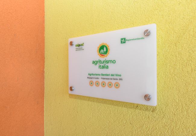 Agriturismo a Polpenazze del Garda - Agriturismo Sentieri del Vino - Il Ciliegio Agriturismo a Polpenazze del Garda - Agriturismo Sentieri del Vino - Il Ciliegio