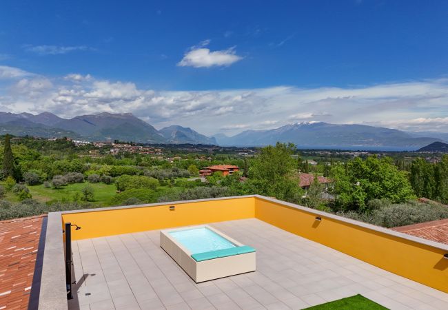 Agriturismo a Polpenazze del Garda - Agriturismo Sentieri del Vino - Il Ciliegio Agriturismo a Polpenazze del Garda - Agriturismo Sentieri del Vino - Il Ciliegio