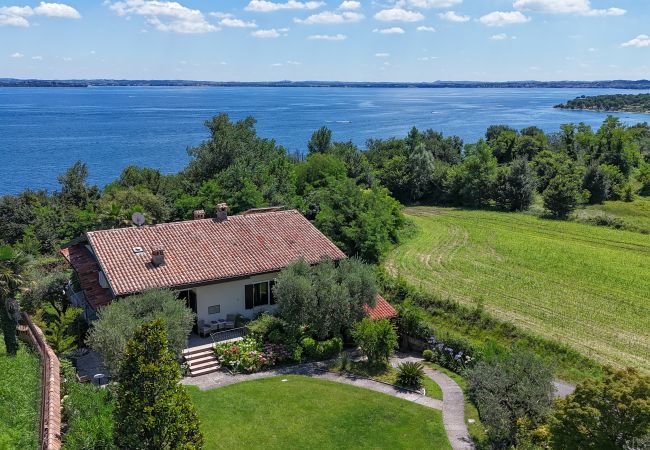 Villa a Manerba del Garda - Villa Casa Montecolo by Garda FeWo Villa a Manerba del Garda - Villa Casa Montecolo by Garda FeWo