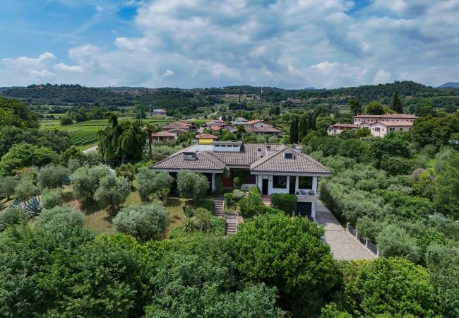 Villa a Puegnago sul Garda - L.A. Hills Luxury Loft Villa a Puegnago sul Garda - L.A. Hills Luxury Loft
