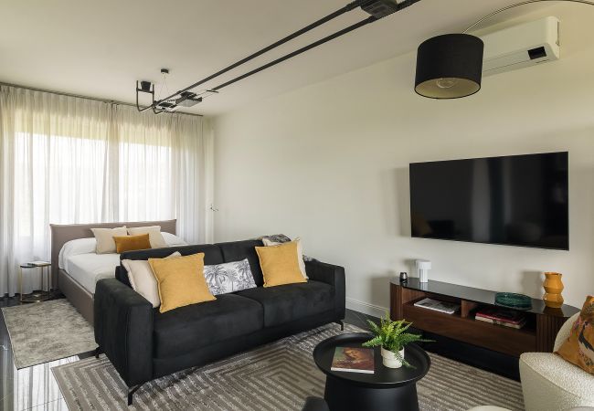 Villa a Puegnago sul Garda - L.A. Hills Luxury Loft Villa a Puegnago sul Garda - L.A. Hills Luxury Loft