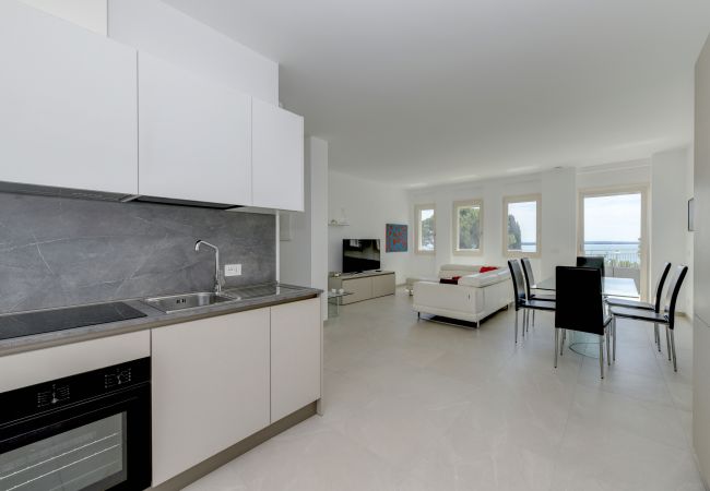 Appartamento a Manerba del Garda - Villa Edelweiss 4 Appartamento a Manerba del Garda - Villa Edelweiss 4