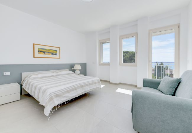 Appartamento a Manerba del Garda - Villa Edelweiss 4 Appartamento a Manerba del Garda - Villa Edelweiss 4