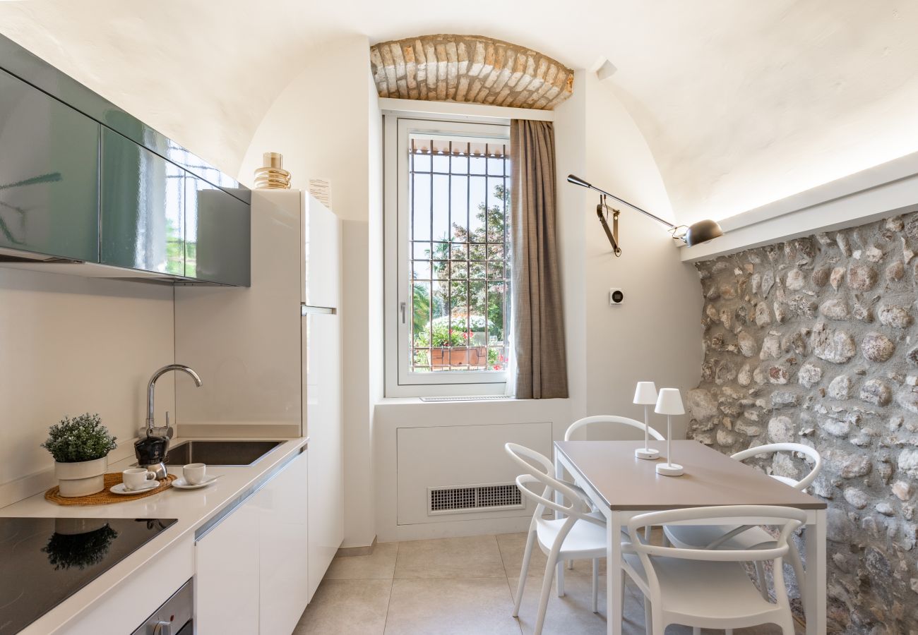 Residence a San Felice del Benaco - Palazzo Trevignane - La Saletta Verde