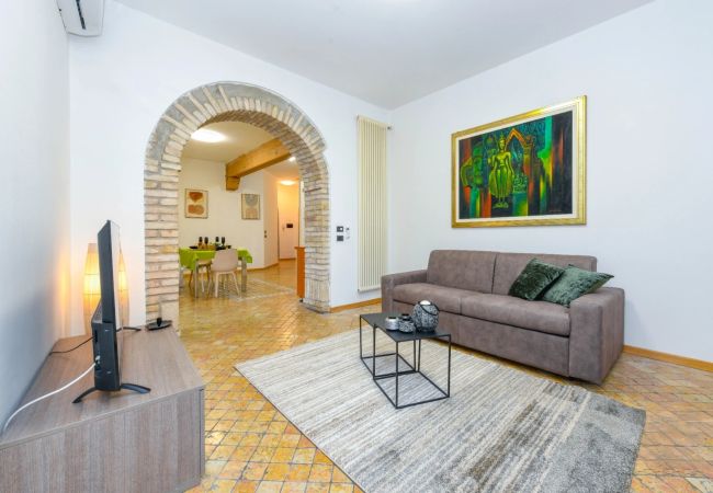 Ferienwohnung in Desenzano del Garda - 001 - LET IT BE A DREAM - RENOVATION 2025 Ferienwohnung in Desenzano del Garda - 001 - LET IT BE A DREAM - RENOVATION 2025