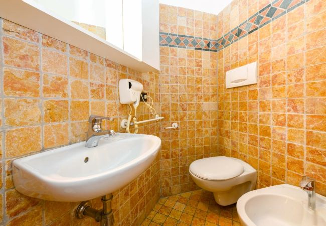 Ferienwohnung in Desenzano del Garda - 001 - LET IT BE A DREAM - RENOVATION 2025 Ferienwohnung in Desenzano del Garda - 001 - LET IT BE A DREAM - RENOVATION 2025